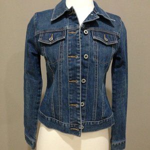 NWOT Gap classic slim fit denim jacket